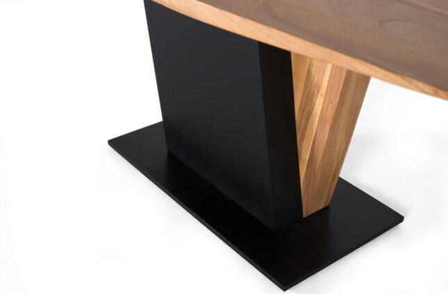 Mesa de comedor fabricada en madera de acacia